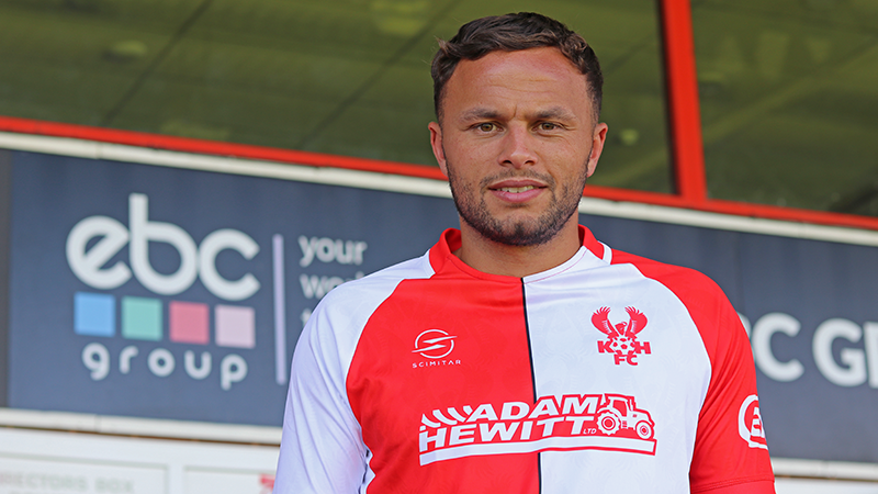 Kurt Willoughby signs