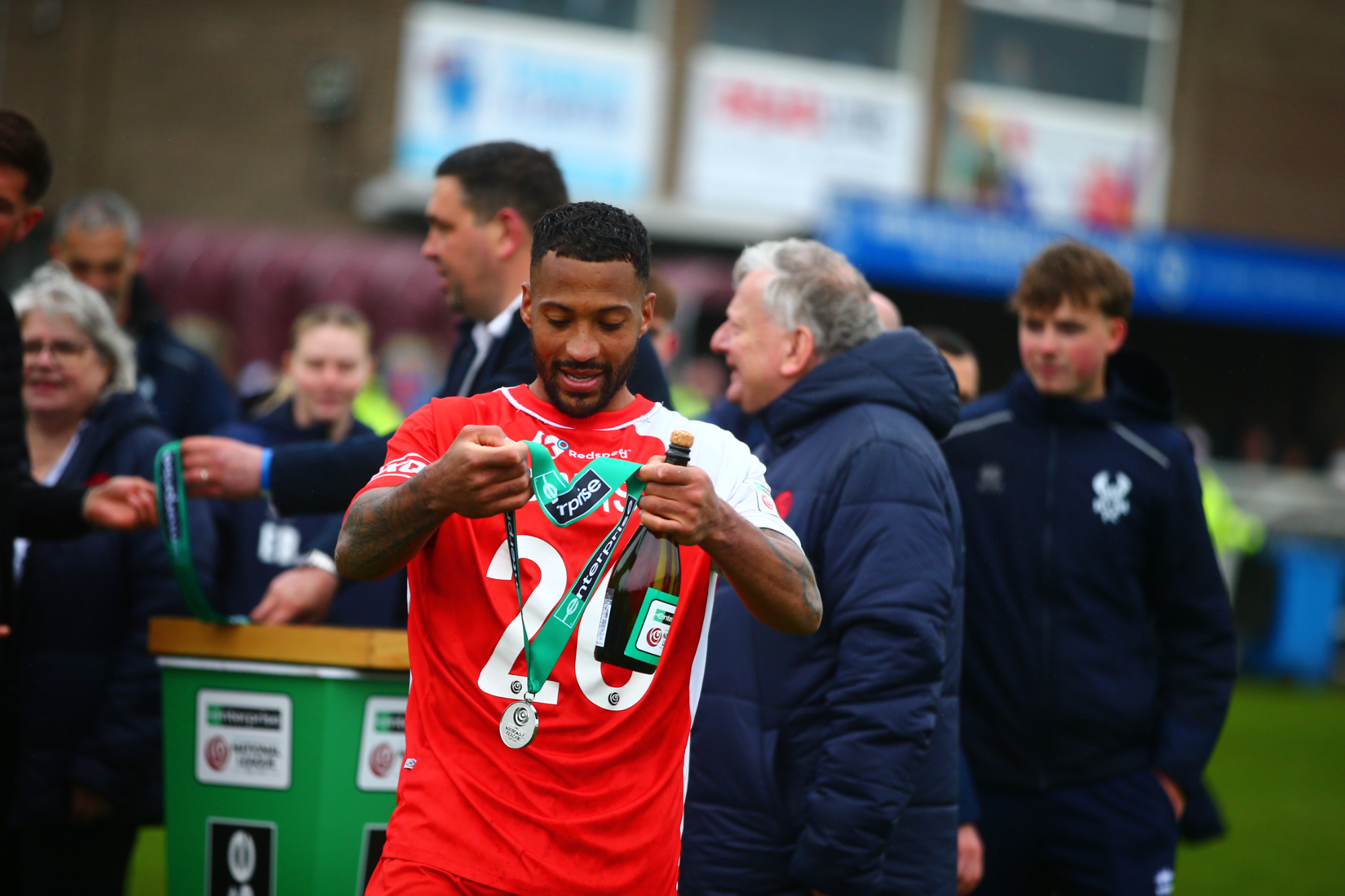 David Davis signs new contract 📝