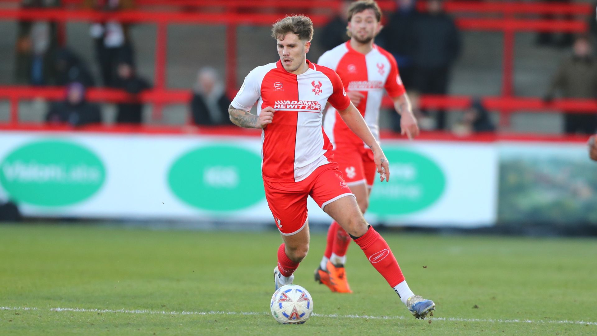 Cooper staying with Reds