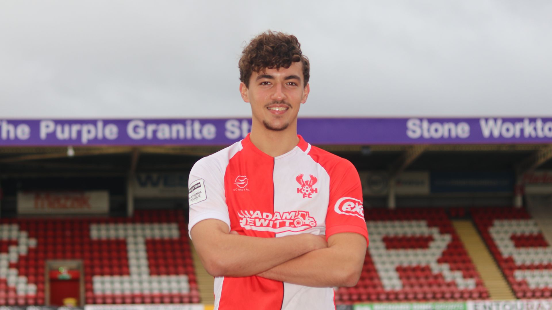 Minaker earns Harriers contract